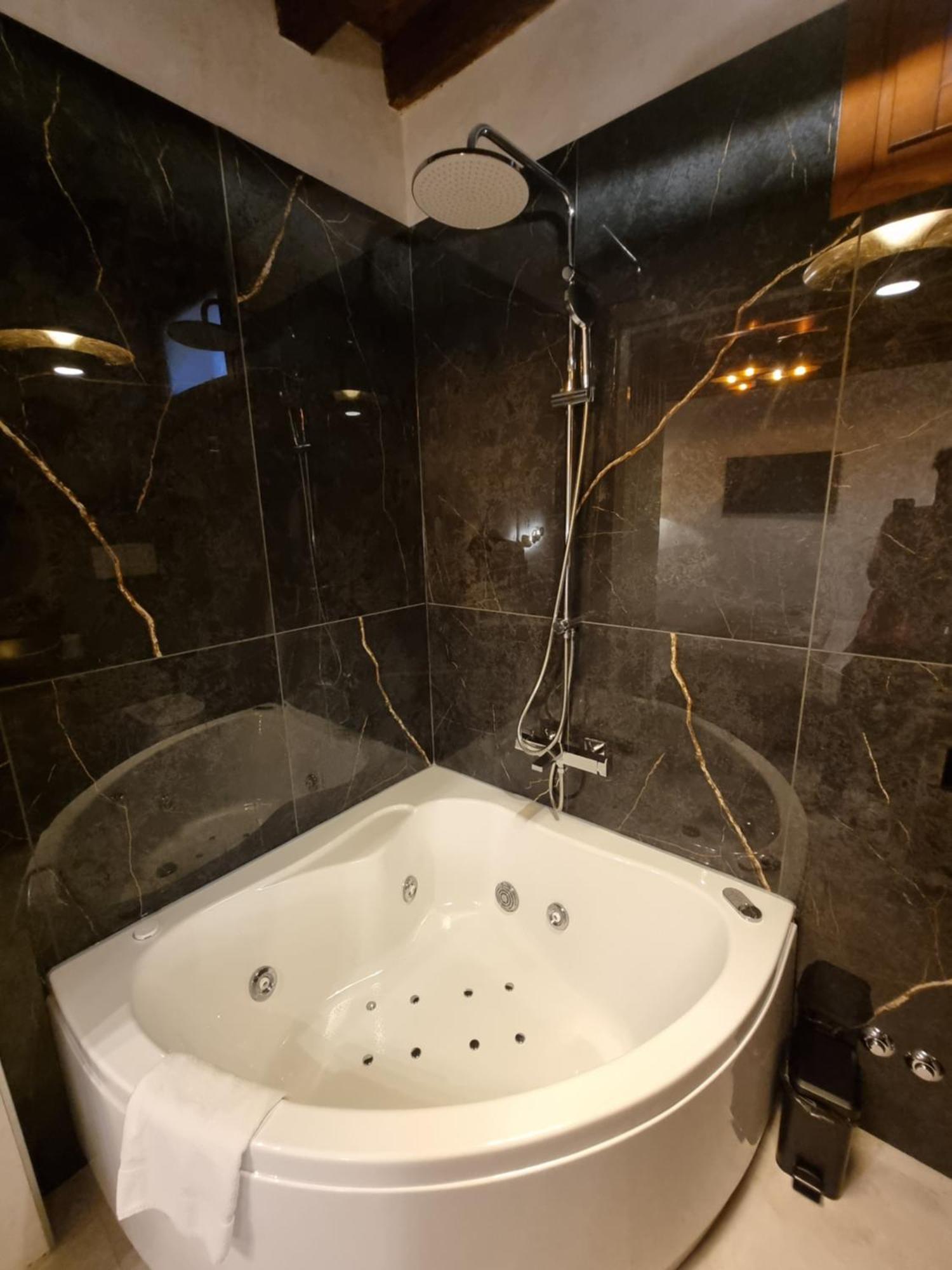 San Marco 3097 - Luxuryjacuzzi Apartment Venedig